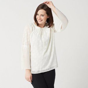 Blouse with Pleated Sleeves White Plus 20W